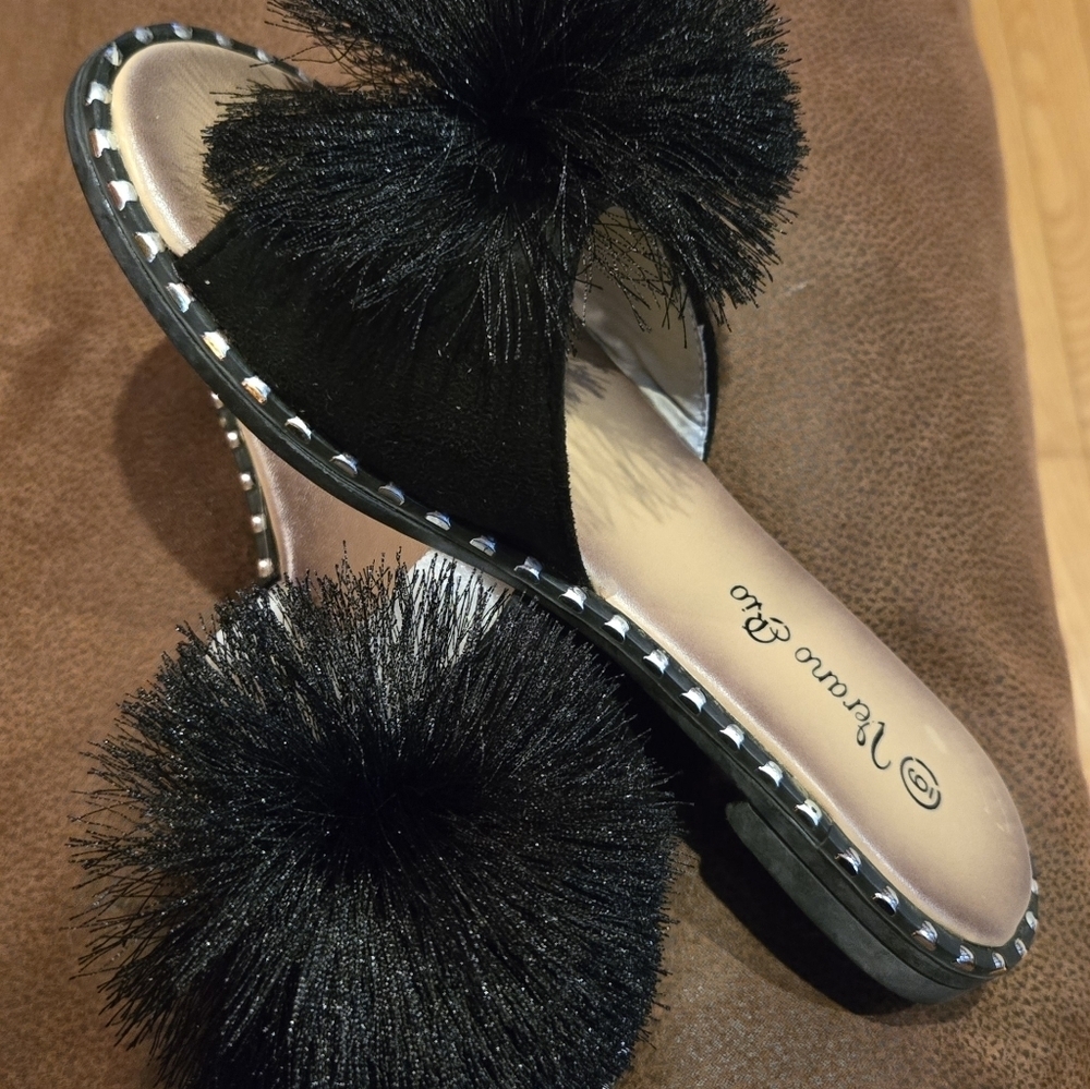 Verano Rio Black POM POM Mule/Sandals/Slippers/Slides NEW!!🖤🖤 - Picture 3 of 8